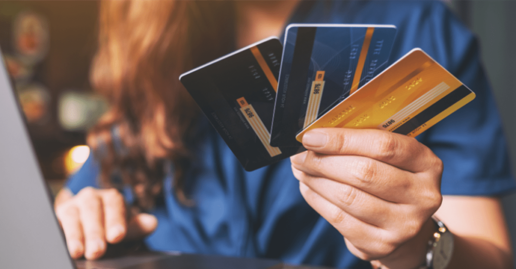 TJ/SP condena mulher que usou cartão corporativo em benefício próprio Migalhas