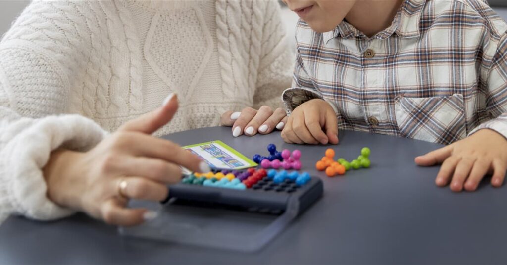 TST: Empregada da USP mãe de criança com autismo terá jornada reduzida Migalhas